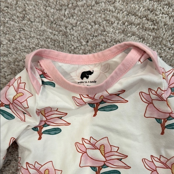 Monica and Andy baby girl set onesie 0-3 mo Magnolia Floral Baby Outfit with Hat - Picture 6 of 9